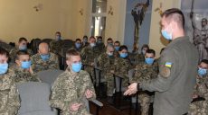 Военнослужащие Академии Нацгвардии провели тренинг с лицеистами «Патриота»