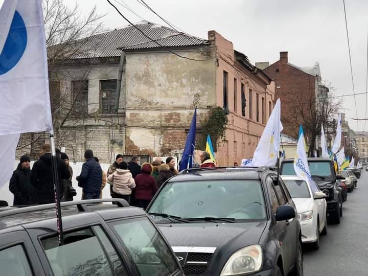 У Харкові пройшов патріотичний автопробіг єдності (фото)