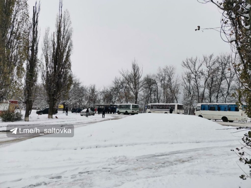 В Харьковской области люди перекрыли трассу из-за отсутствия отопления (фото)