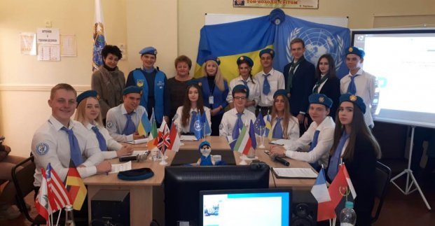 В Харькове прошел онлайн-слет юных миротворцев и волонтеров