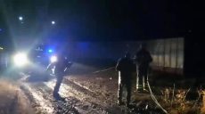 Из-за непогоды на Харьковщине бригады «скорой» дважды застревали на бездорожье (фото)