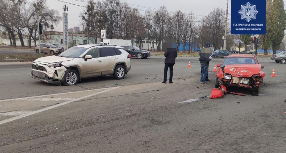 На проспекте Льва Ландау столкнулись Opel и Toyota (фото)