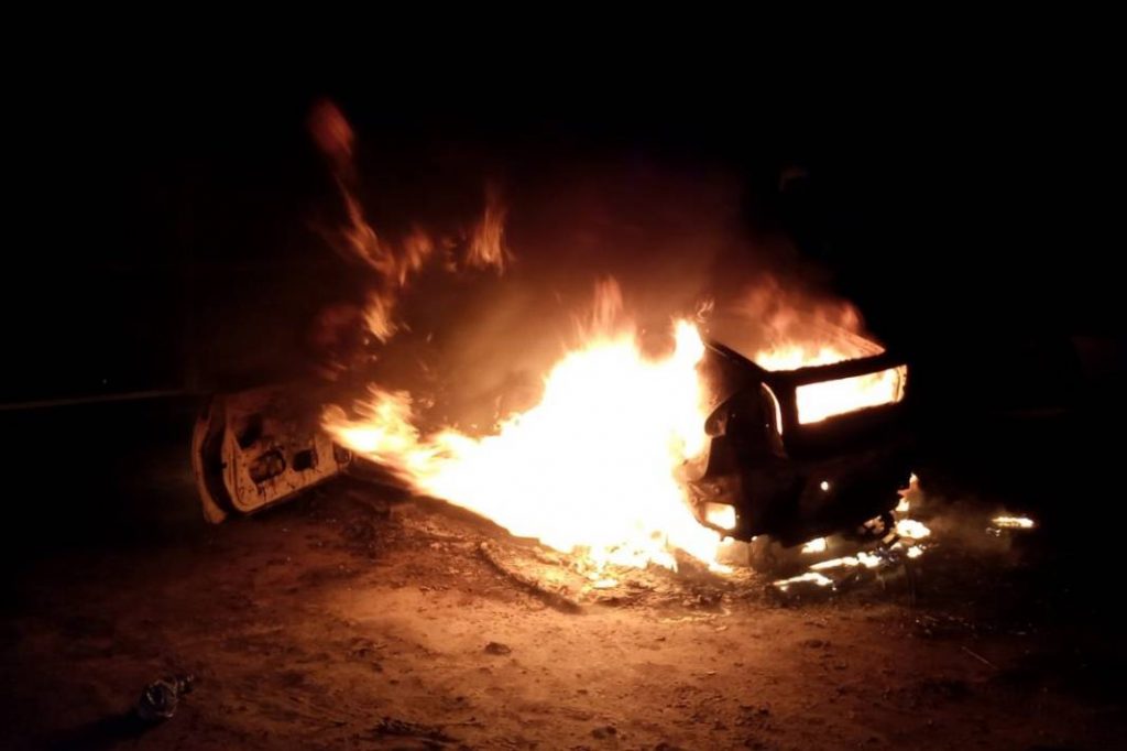 В Харьковской области пламя полностью охватило автомобиль Mazda (фото)