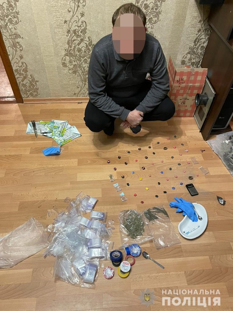 Наркозакладчика задержали в Харькове (фото)