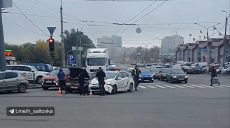 В Харькове патрульный автомобиль столкнулся с Daewoo (фото)