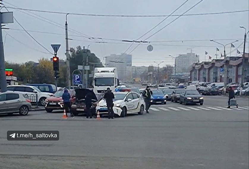 В Харькове патрульный автомобиль столкнулся с Daewoo (фото)