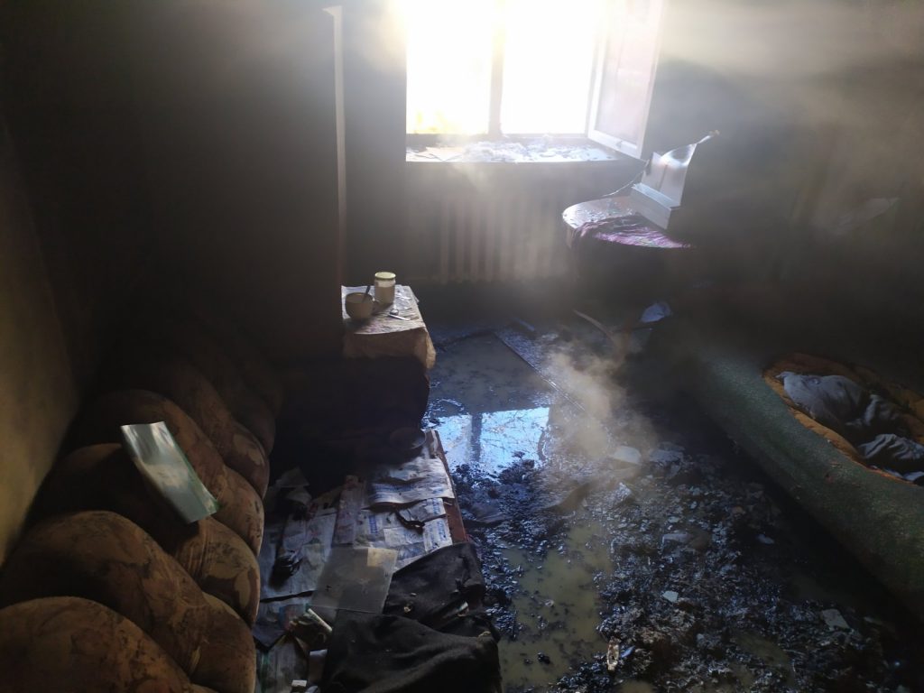 В Харькове спасатели ликвидировали пожар в жилом доме