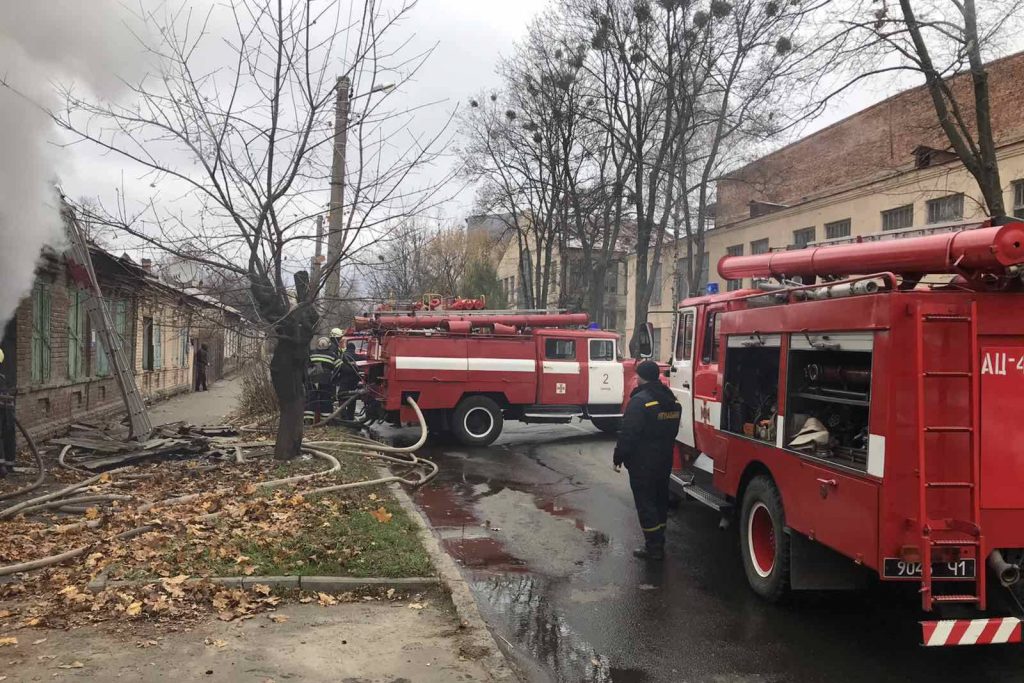 Загибель чоловіка у пожежі на Польовій: вогнеборці назвали ймовірну причину трагедії