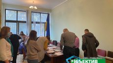 Харківський міськвиборчком передає протоколи від дільничних комісій