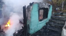 Под Харьковом сгорела дача (фото)