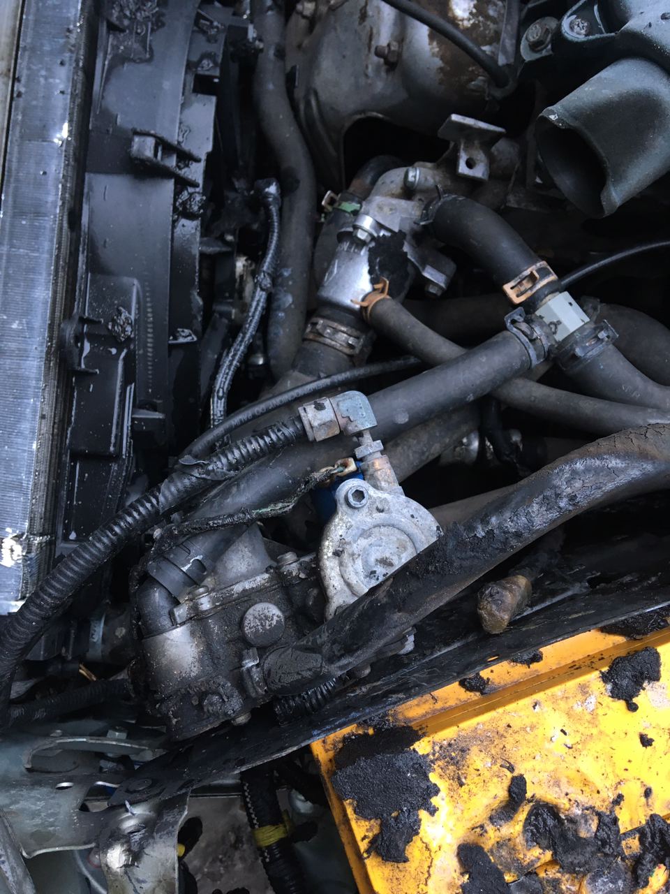 В Московском районе горел автомобиль Renault Kangoo