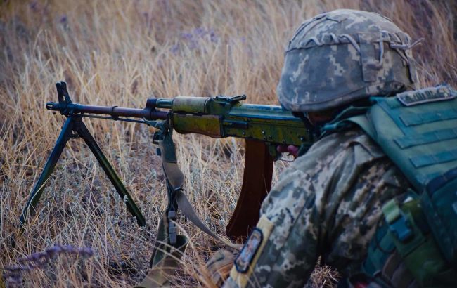 Сегодня боевики два раза нарушили режим тишины в зоне ООС, — Минобороны