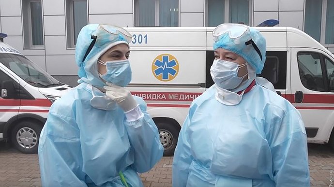 Минздрав готовится к худшему: в Киеве во Дворце спорта разворачивают мобильный госпиталь
