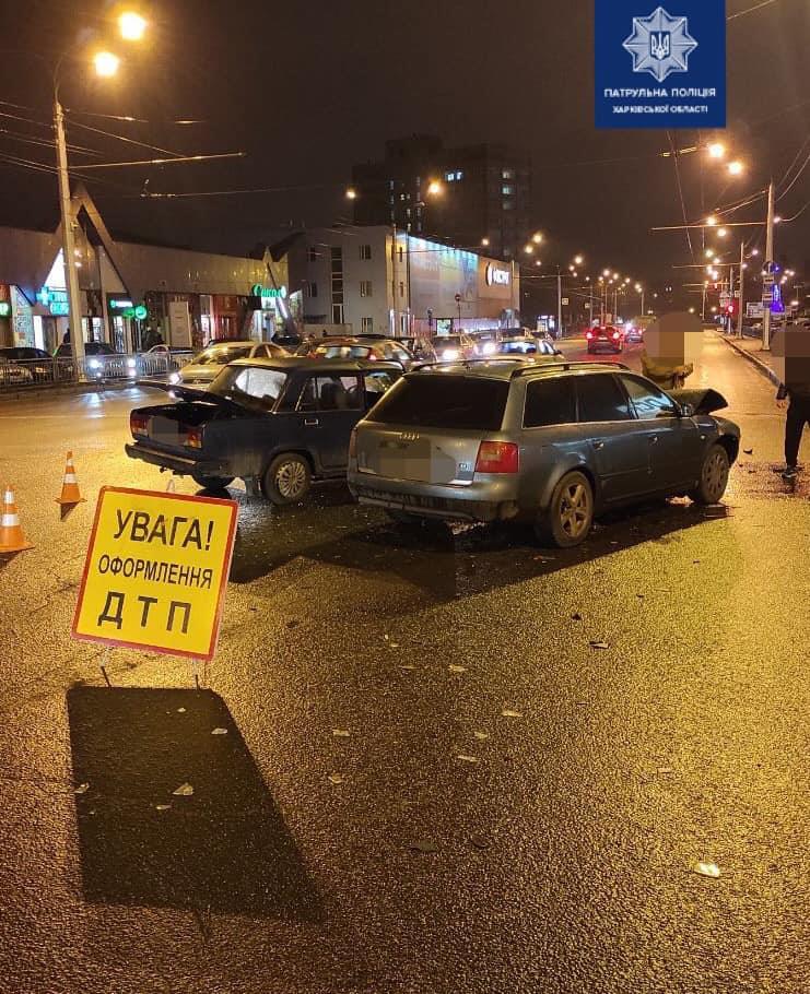 На перехресті Вернадського та Малом’ясницької ДТП з травмованими
