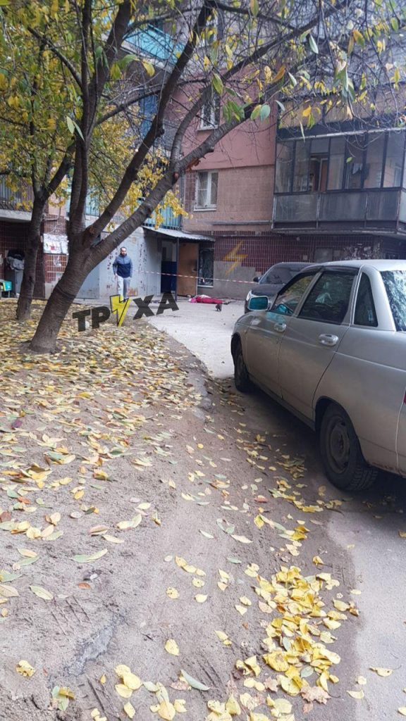 У высотки в Харькове нашли труп женщины (фото)