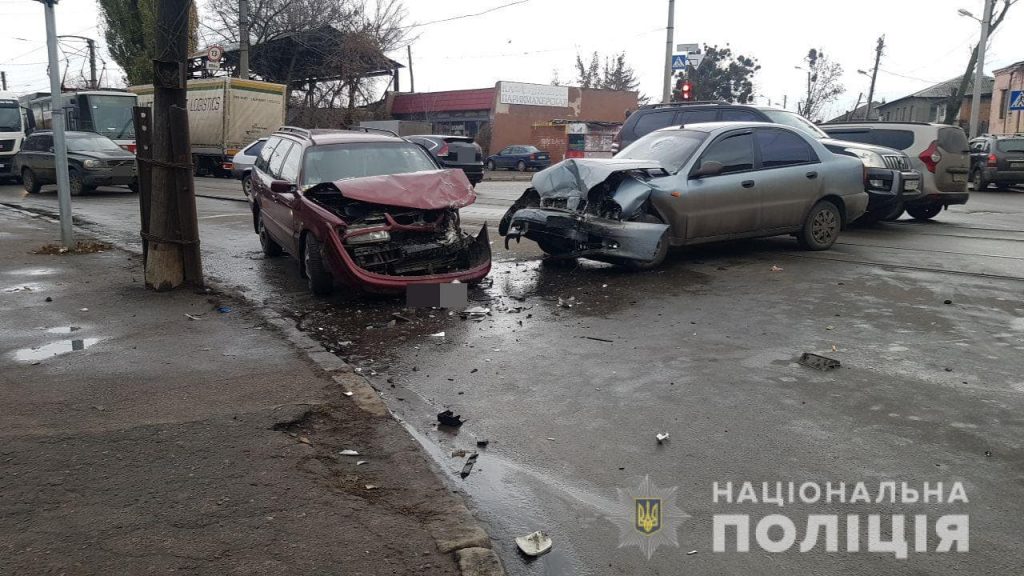 В Основянском районе Харькова произошла авария: пострадал ребенок (фото)