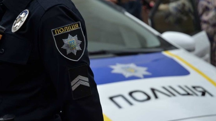 В Харькове Audi врезался в столб, пострадали водитель и пассажир