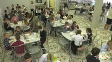 В школьных столовых Харькова ввели новые графики питания