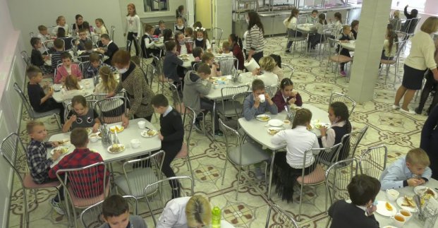 В школьных столовых Харькова ввели новые графики питания