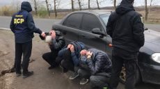 В Харьковской области во время побега задержали группу серийных «квартирников» (фото)