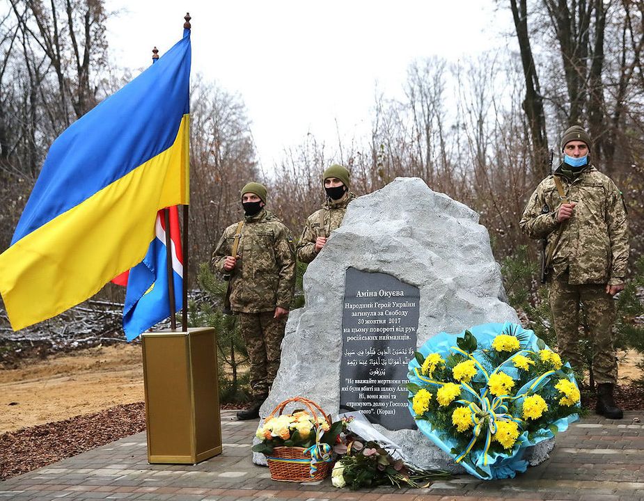 На месте убийства Амины Окуевой установлен мемориал