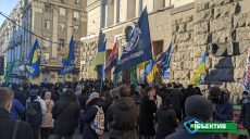 Перед сессией горсовета — пикеты (фоторепортаж)