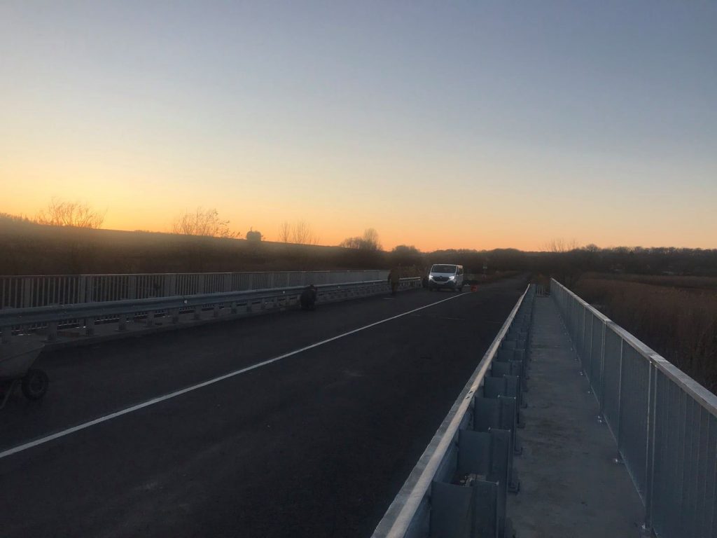 На Харьковщине отремонтировали еще один мост (фото)