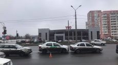 В Харькове в ДТП попали водители трех автомобилей (фото)