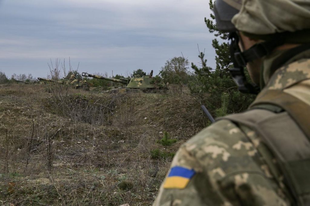 На Донбассе четыре раза нарушили режим прекращения огня