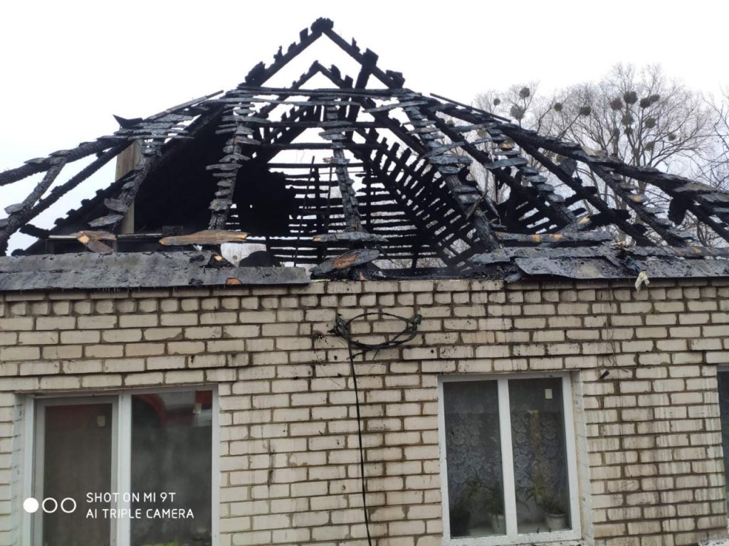 На Харьковщине на пожаре спасены дети (фото)