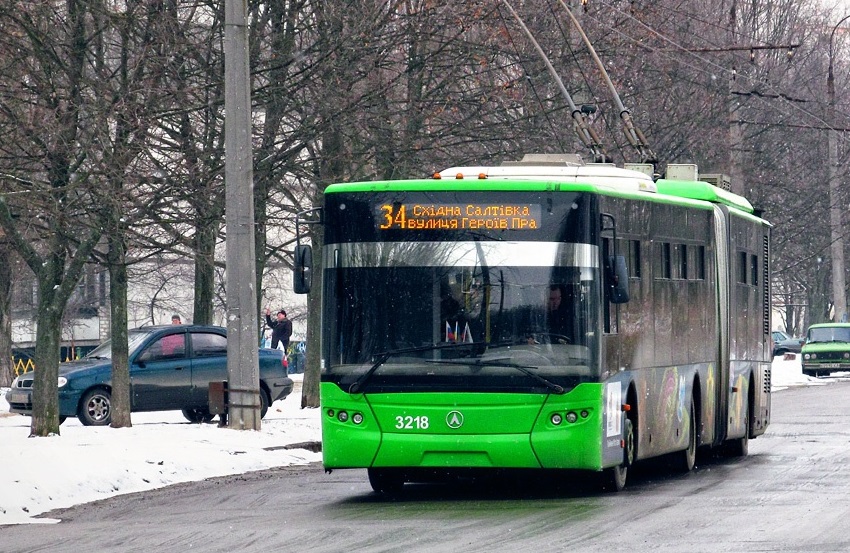 Харьковские троллейбусы нарядили к Новому году (фото)