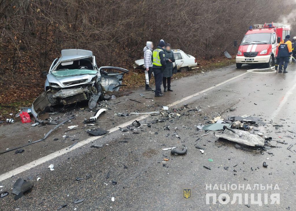 Полиция сообщила подробности масштабного ДТП на трассе под Харьковом (фото)