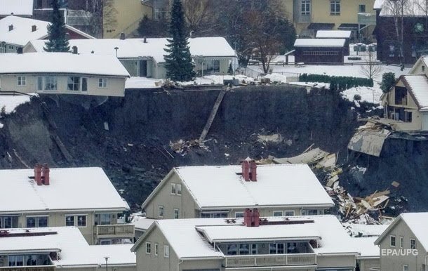 В Норвегии произошел масштабный оползень, есть пострадавшие (видео)