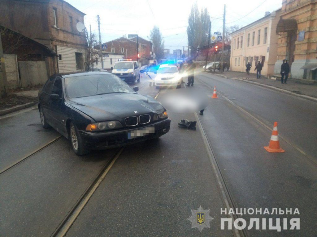 Полиция ищет свидетелей аварии на ул. Гольдберговской, в которой погибла женщина (фото)
