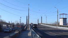 У Харкові водії скаржаться на те, як відремонтували Балашовський міст (відео)