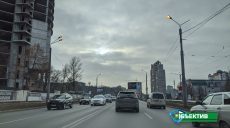 На Клочковской не выключено уличное освещение (фото)