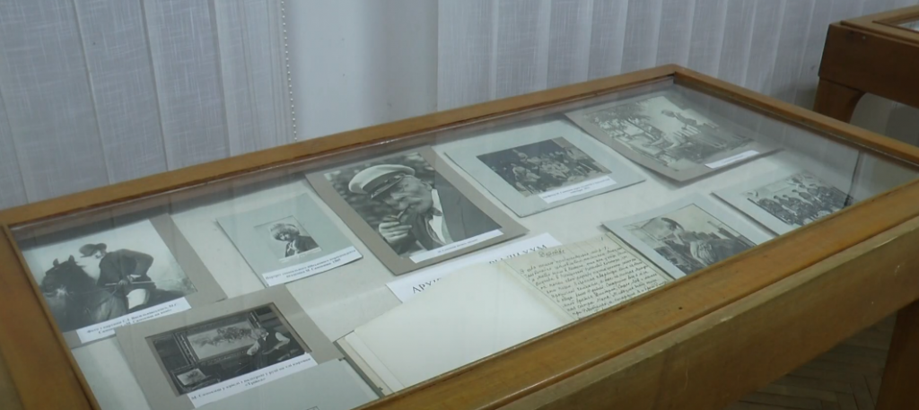 У художньому музеї експонують картини та архівні речі харківських митців (відео)