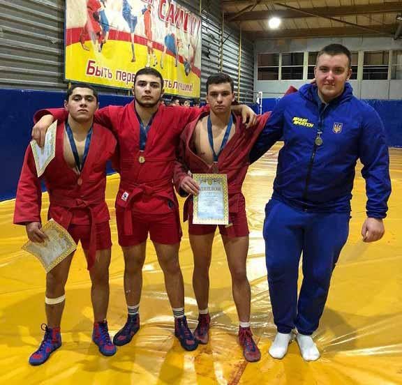 В Харьковской области прошел чемпионат по самбо среди юниоров (фото)