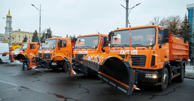 В Харькове обновлена спецтехника (фото)