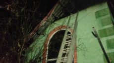 На Харьковщине ликвидировали пожар на складе (фото)