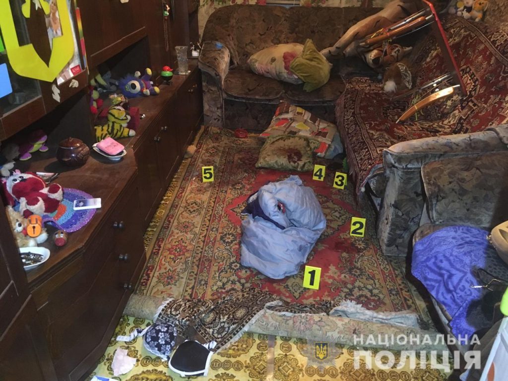 Жителя Харьковщины избили до потери сознания в его квартире (фото)