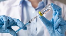 Польша будет вакцинировать украинцев от COVID-19: названы условия