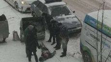В Харькове в мусорном контейнере нашли мертвого человека (фото)