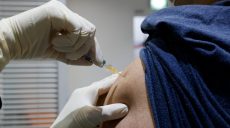 Массовая вакцинация украинцев начнется не раньше середины 2021 года