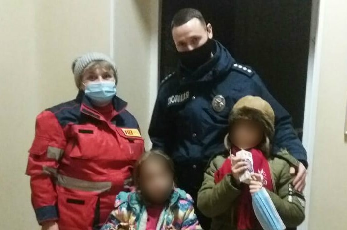 Маленьких детей из неблагополучной семьи отправили в больницу на обследование