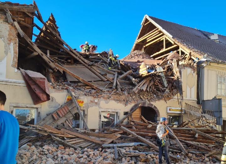 Сильное землетрясение в Хорватии: погиб ребенок, десятки пострадавших (фото)