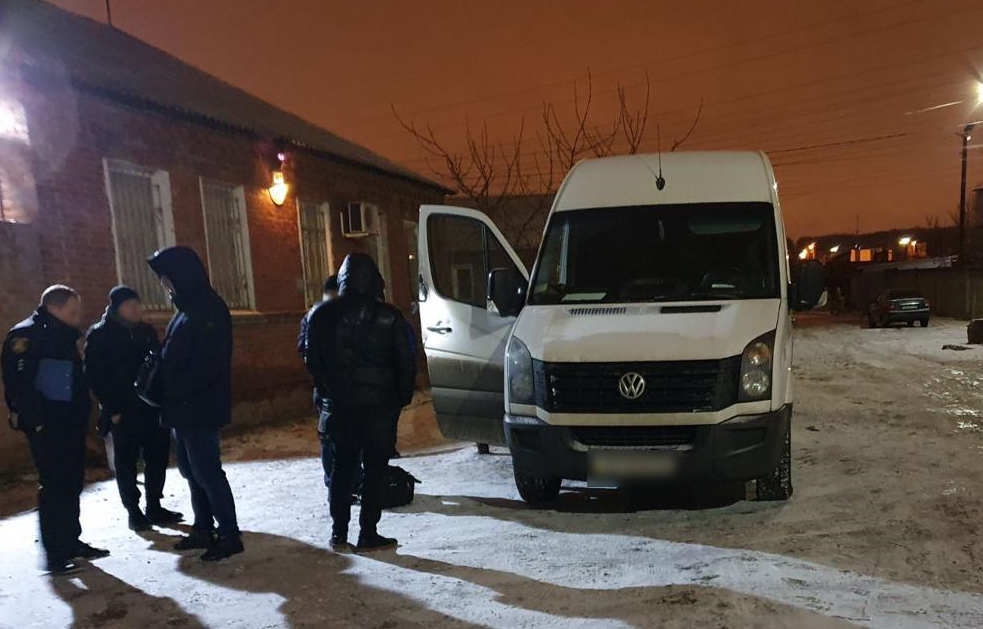В Харькове из припаркованного авто украли деньги, злоумышленника поймали (фото)