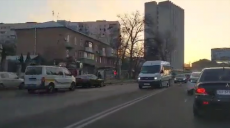Движение по улице Клочковской затруднено из-за ДТП (видео)
