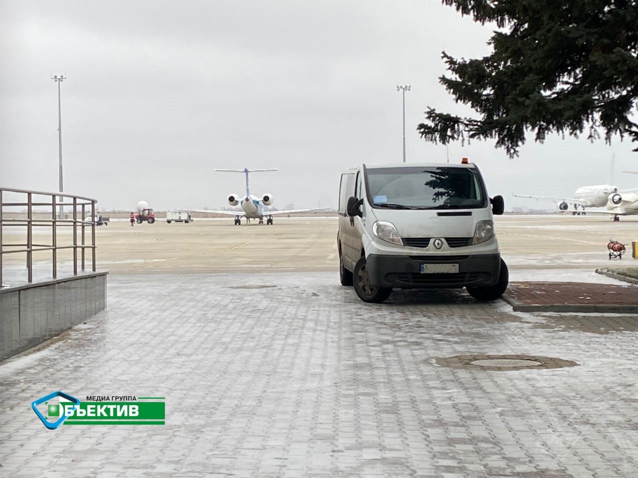 В Харьковском аэропорту борт с телом Кернеса ждут вечером (фото)