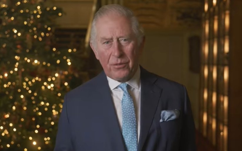 Принц Чарльз с женой записали праздничное видео в поддержку актеров (видео)